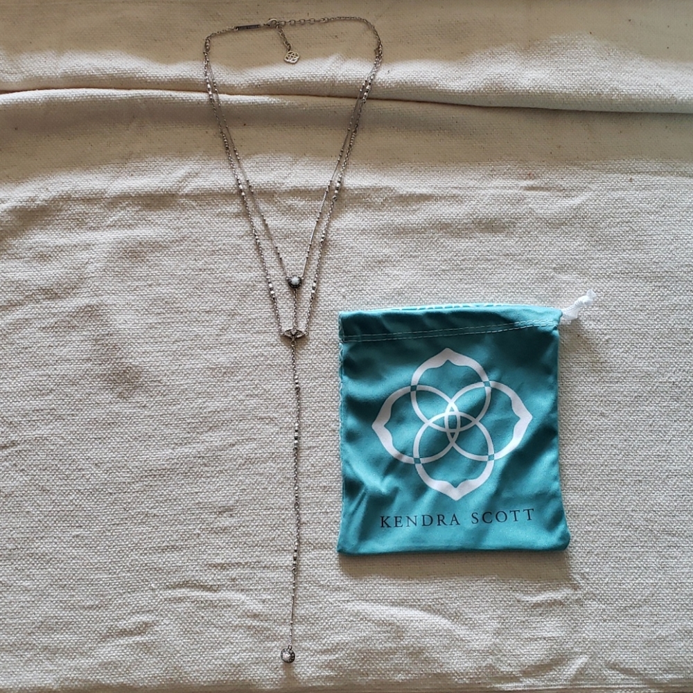 Kendra Scott necklace
